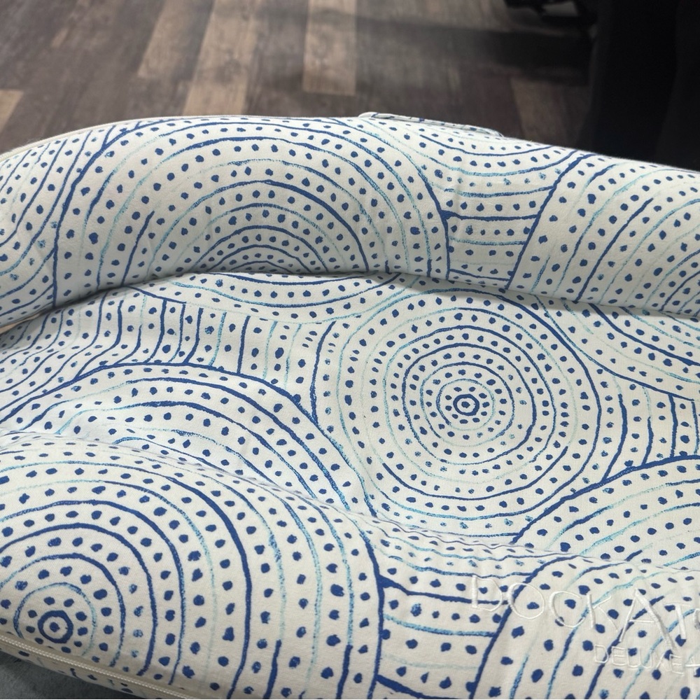 Circular Patterned Blue and White Cushion